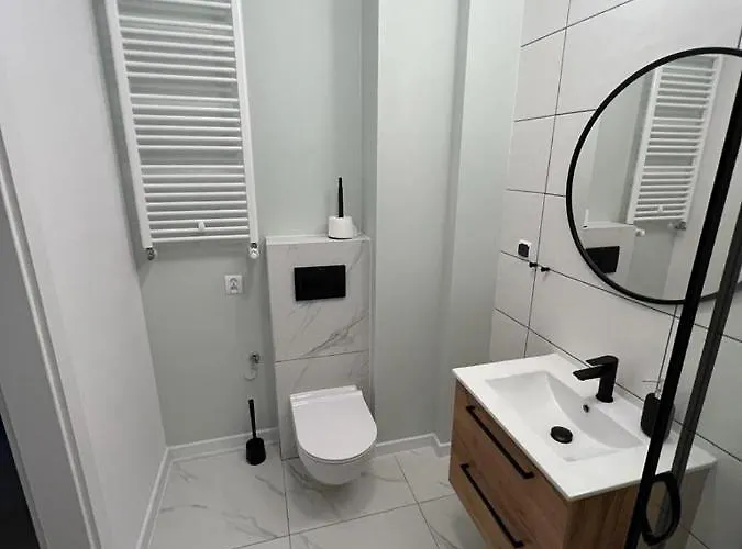 Akademicka Przy Onkologii 2 *